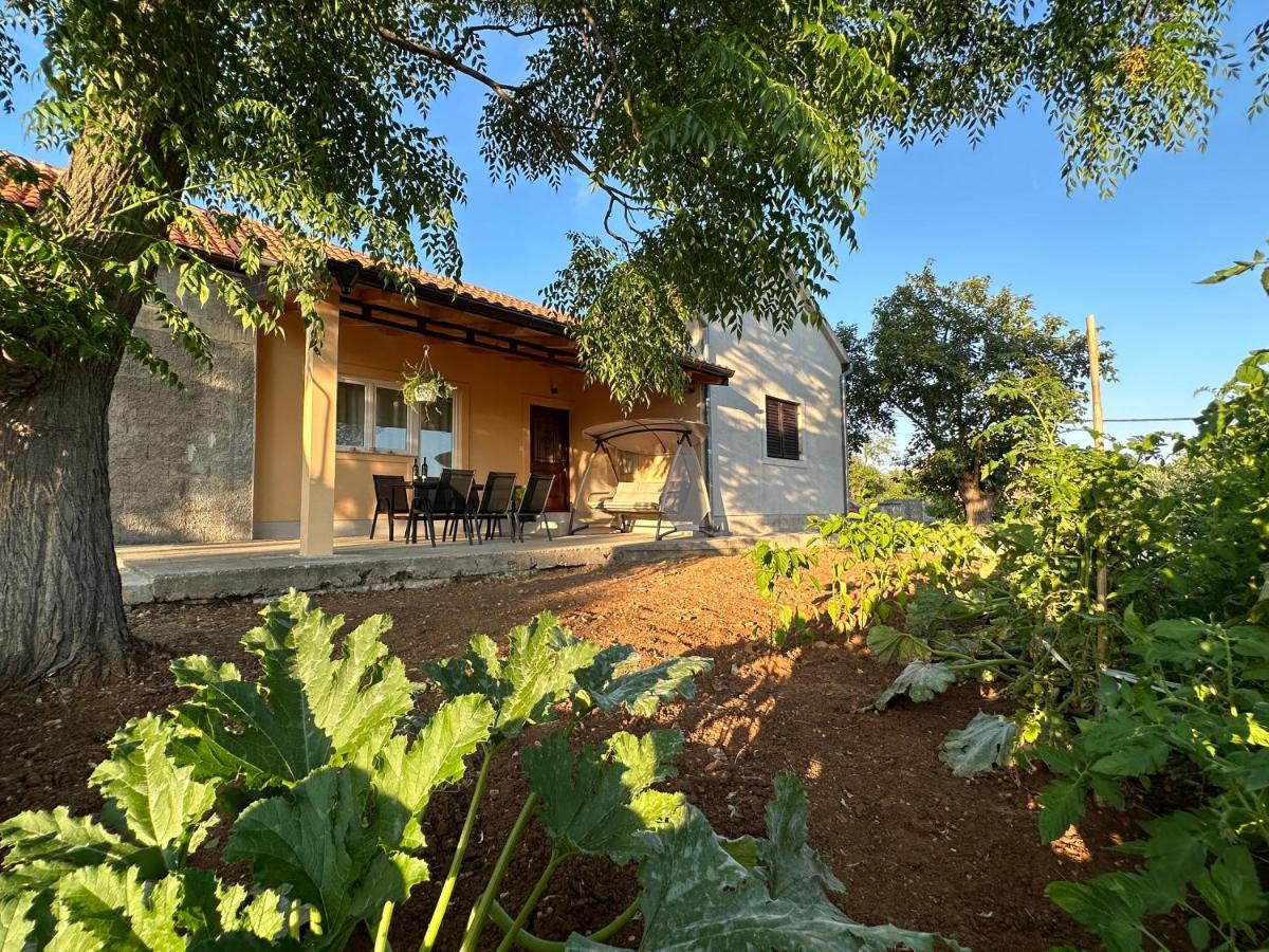 Relax And Unwind: Family-Friendly House Near Zadar In Zagrad Villa Exterior photo